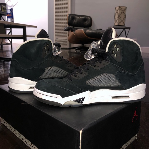 Air Jordan 5 Retro Oreo’s (women’s 8.5, men’s 6.5) - Picture 2 of 2